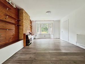 Lounge- click for photo gallery